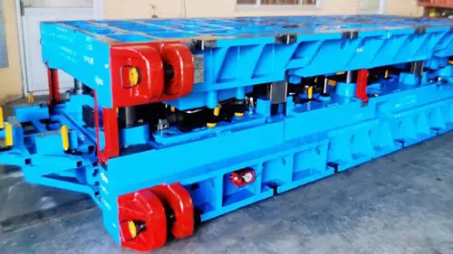 تساعد قوالب سلسلة الخطوط الأوتوماتيكية عملية ختم السيارات على التحرك نحو الأتمتة عالية السرعة.